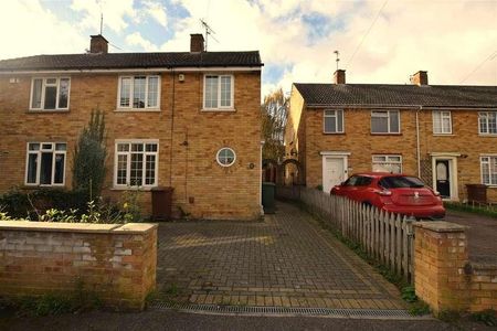 Russells Avenue, Rainham, Gillingham, ME8 - Photo 2