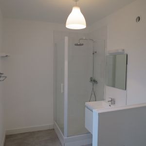 Appartement à louer - REIMS CLAIRMARAIS - Photo 2