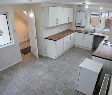 3 bedroom terraced house to rent - Photo 6