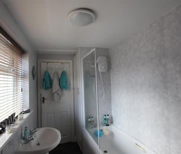 3 bedroom terraced house to rent - Photo 4