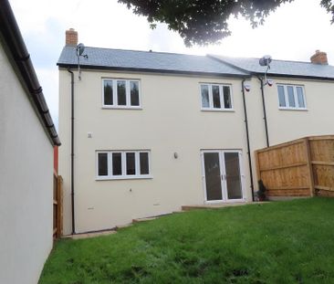 3 bedroom semi-detached house to rent - Photo 5