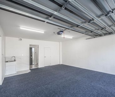 Beautiful new home with a balcony! - Photo 6