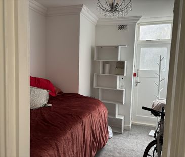 1 Bed Flat, Brunswick Square, BN3 - Photo 6