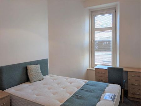 2 bedroom flat to rent - Photo 3