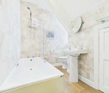 Flat to rent on - Photo 4