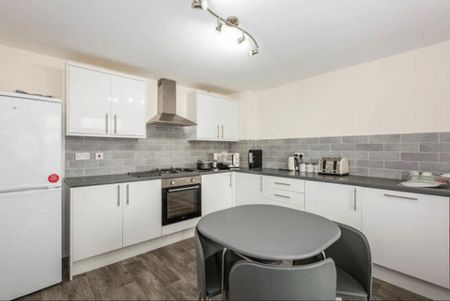 Room 1, 5 St John Street, Pemberton, , UK - Photo 5