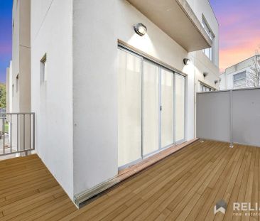 “Level Up Your Living with This Modern Townhouse” - Photo 4