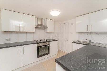 Connop Road, Enfield EN3, London - Photo 3