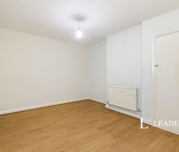 3 bedroom house to rent Selwood Road, SM3 - Photo 2