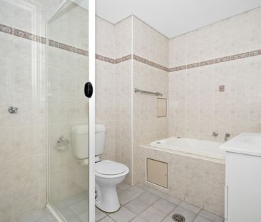 Neat and Tidy 2 Bedroom Unit - Photo 3