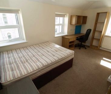 8 Bed - The Clubhouse Loft Apartment, 22-24 Mutley Plain, Plymouth - Photo 4