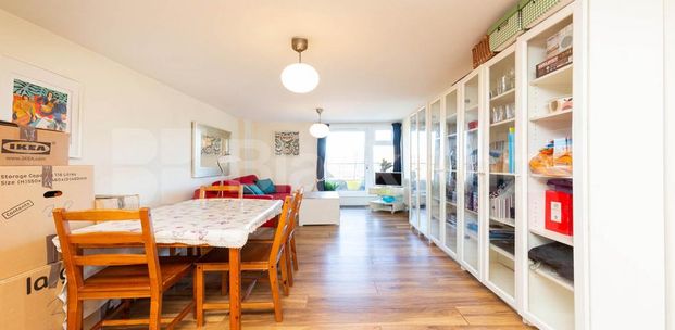 Spacious modern one bedroom flat mins to tube & shops - Photo 1