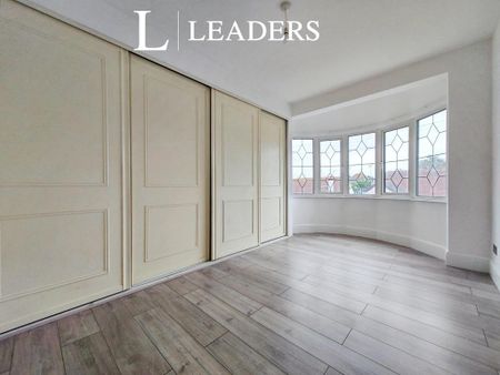 3 bedroom semi-detached house to rent - Photo 5