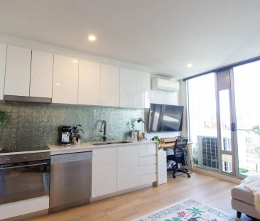 Be In The Heart Of South Yarra! - Photo 4