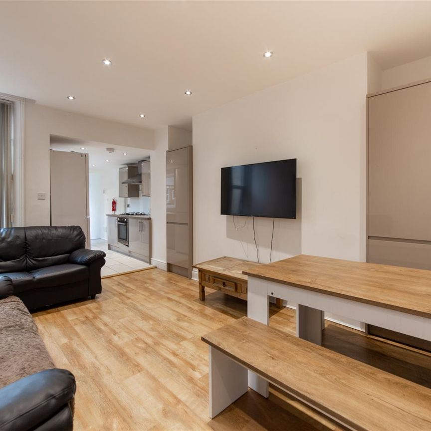 5 bed maisonette to rent in Warwick Street, Heaton, NE6 - Photo 1