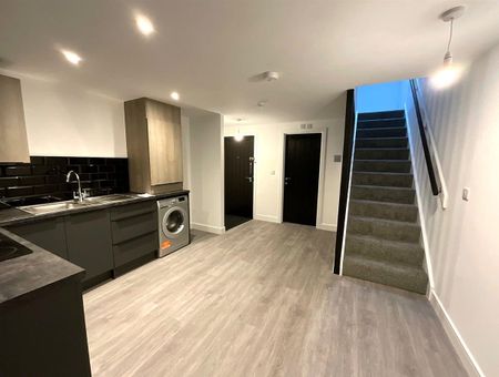 The Old Court House - Photo 2