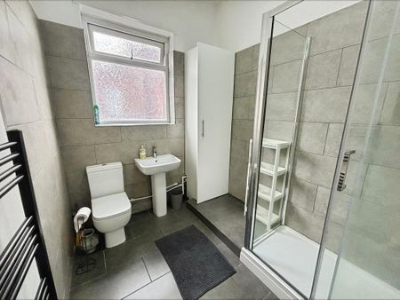 4 bedroom terraced house to rent - Photo 3