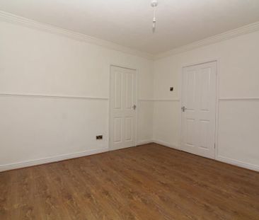 2 bedroom semi-detached house to rent - Photo 3