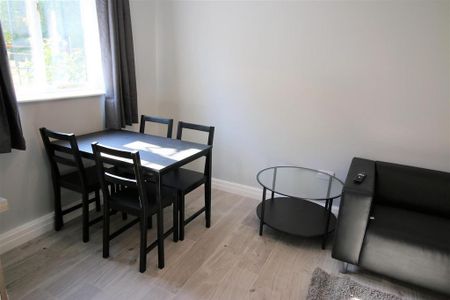 4 bedroom private hall to rent - Photo 2