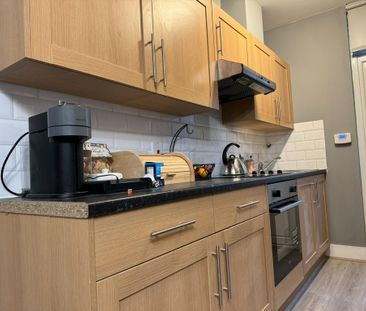 3 bedroom flat to rent - Photo 3