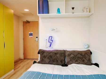 Silver En Suite - Photo 2