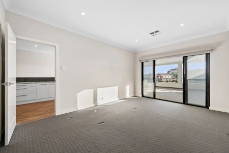 Four Bedrooms with Impeccable Views and Perfectly Positioned. - Photo 3