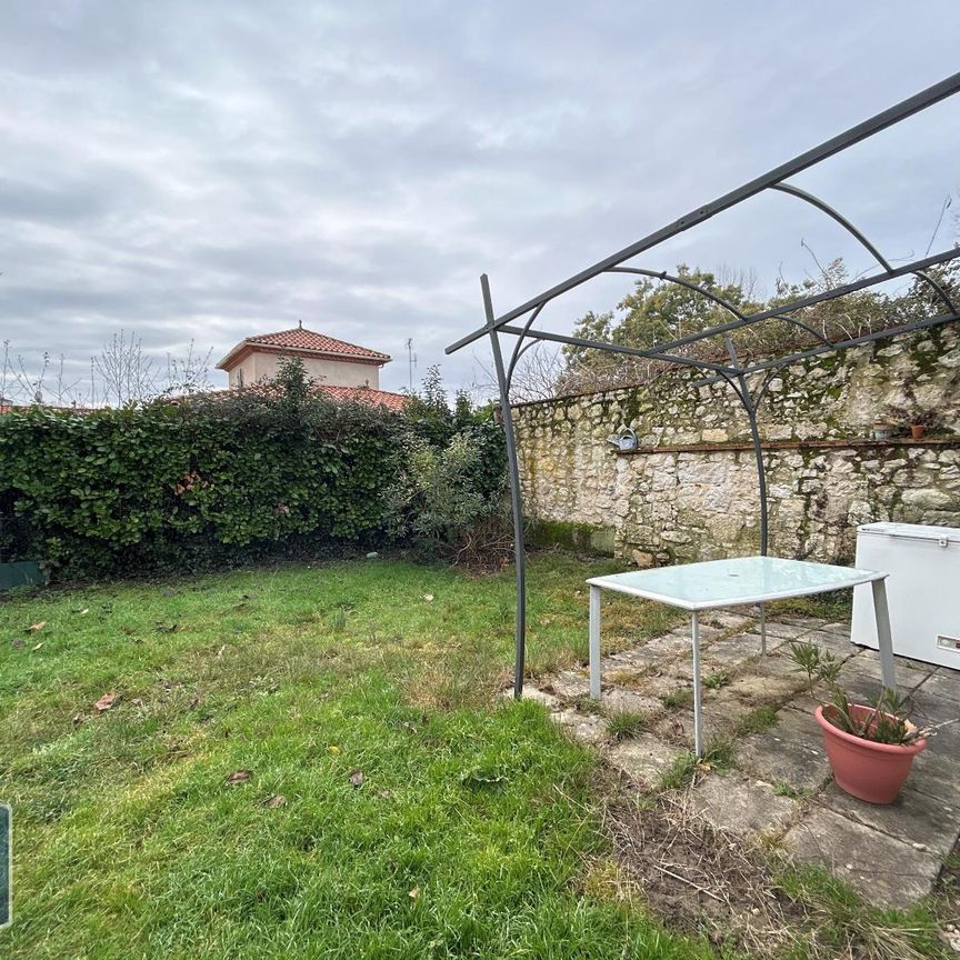 Location Maison 5 pièces 88m² ROQUEFORT 47310 - Photo 1