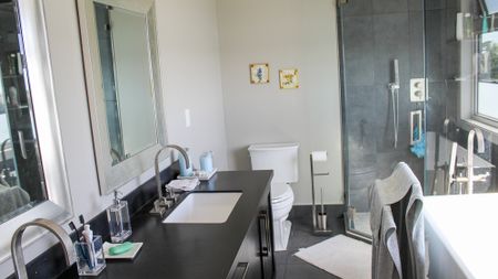 Executive 5 Bedroom House For Rent In Edgemont: Pet Friendly - Photo 5