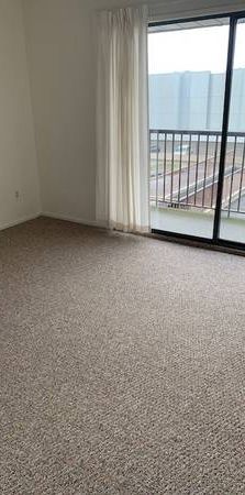 2 bedroom unit - Blue Ridge Apartments - Move in Dec1 - $1600 - Photo 1