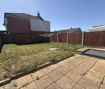 3 bedroom semi-detached house to rent - Photo 5