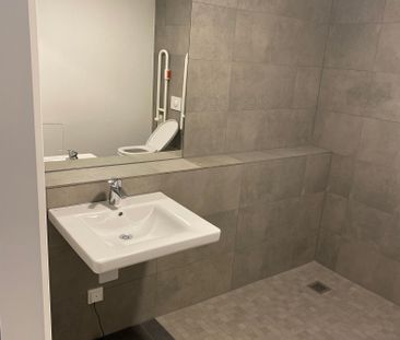 Rollstuhlgerecht mit Einbauküche - Smarte Wohnung in Adlershof - Photo 4