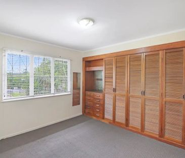 53 Burns Parade, Chapel Hill QLD 4069 - Photo 6