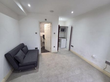 Studio to rent - Photo 4