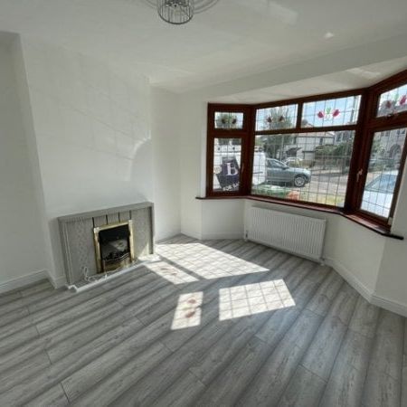 Rom Crescent, Romford, RM7 0PP, Property for rent - Photo 1