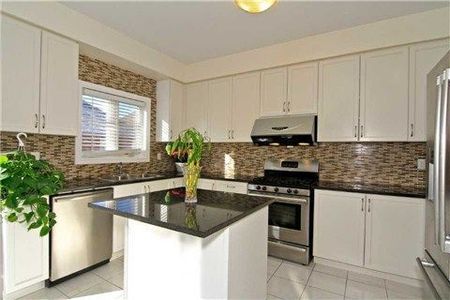 For Lease - 81 Serano Crescent, Richmond Hill, Ontario - Photo 4