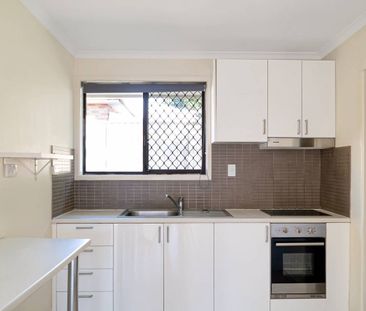 Convenient Low Maintenance Unit - Photo 3