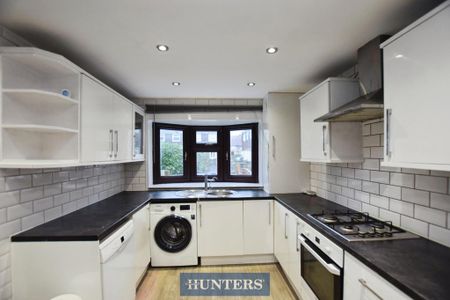 3 bedroom end of terrace house to rent - Photo 5