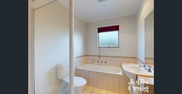 Kensington Stockyard`s Classic - Photo 1