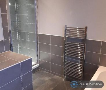 2 bedroom terraced house to rent - Photo 4