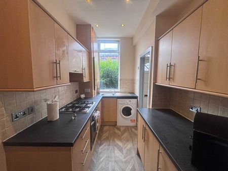 Martin Terrace, Burley, Leeds - Photo 3
