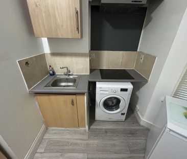 Studio to rent - Photo 6