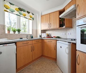 Stevens Court 405-411, Reading Road, RG41 - Photo 5