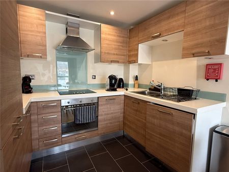 Church Street, Epsom, Surrey, KT17 4NP - Photo 5