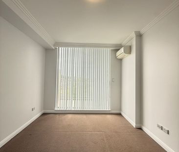 Spacious 3 Bedroom + Large Study (4th Br) – Available Now! - Photo 6