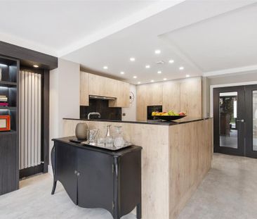 5 bedroom townhouse to rent - Photo 3