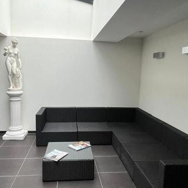 Appartement te huur in Mortsel voor € 2.500 met 2 slaapkamers - Photo 1