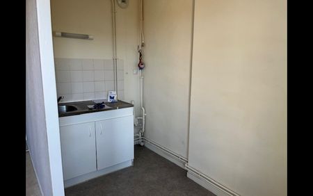 Location Appartement Studio 32 m² La Châtre - Photo 2