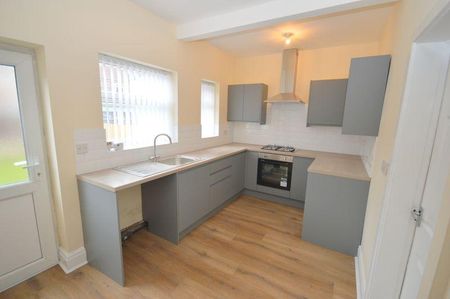 2 bedroom terraced house to rent - Photo 4