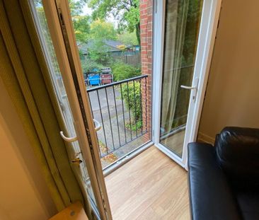 6 bedroom terraced house to rent - Photo 3