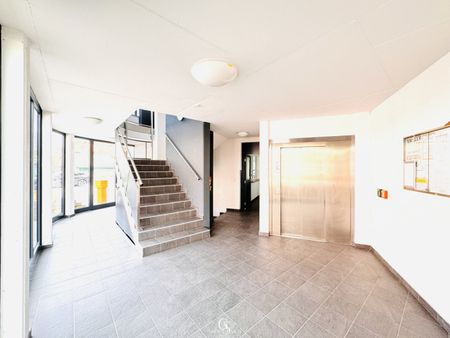 Lichtdurchflutete Terrassenwohnung mit Top-Ausstattung - Foto 2
